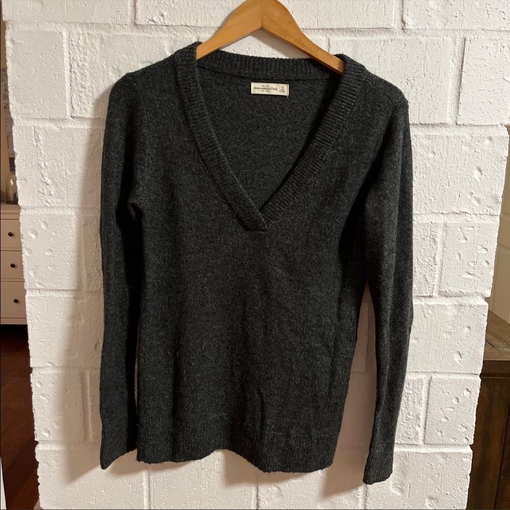 Abercrombie small grey sweater